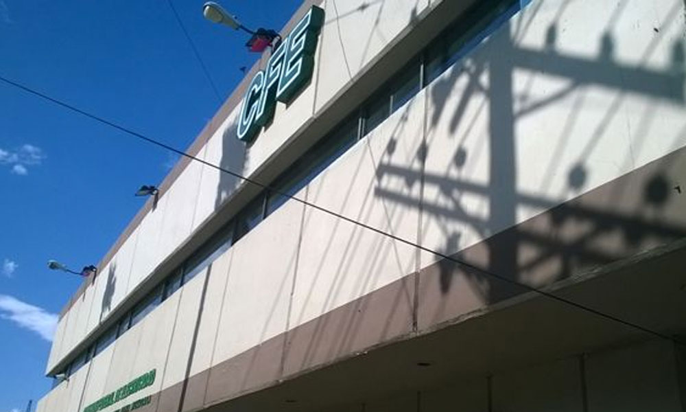 Varias zonas de Tijuana sin luz por electrocutado en la CFE