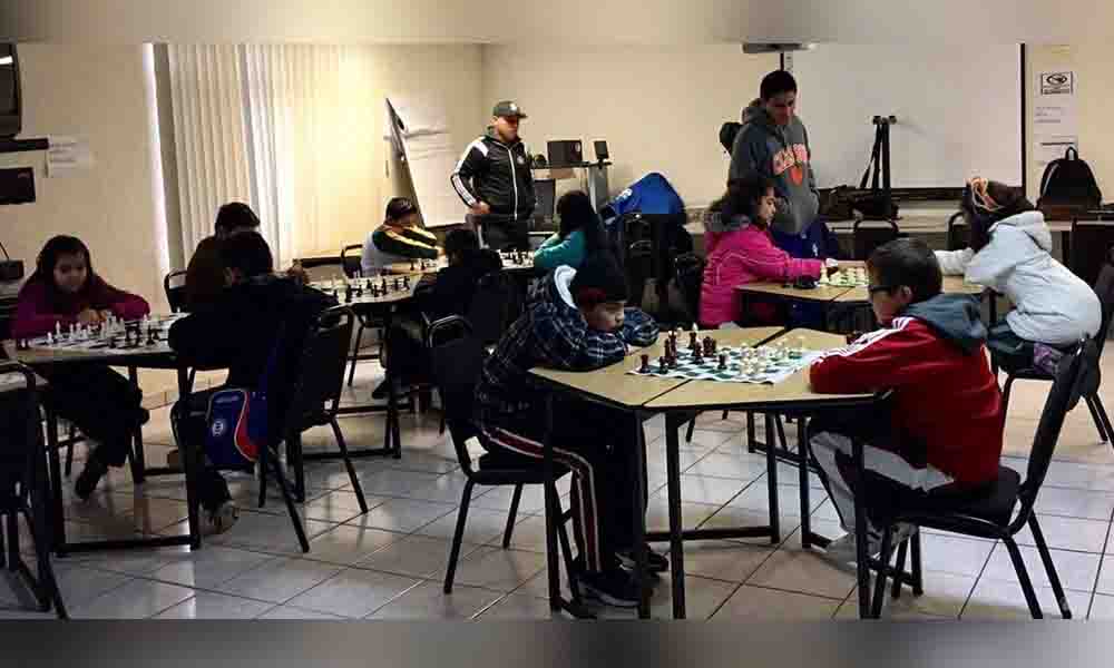 Realizan etapa municipal de juegos deportivos escolares en la disciplina de ajedrez