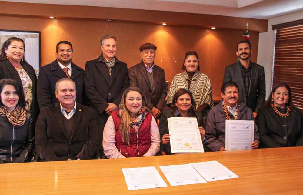 Firman hermanamiento entre los pueblos mágicos de Tecate y Todos Santos
