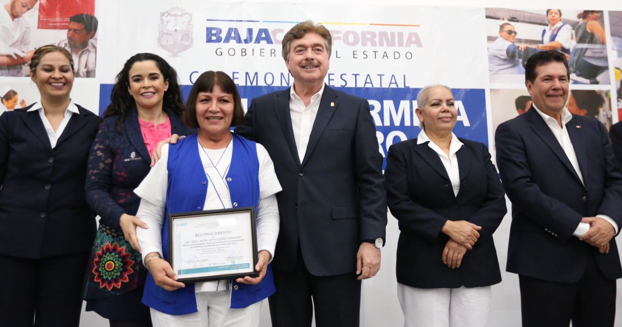 Reconoce Gobernador del Estado la noble labor de personal de enfermería en Baja California