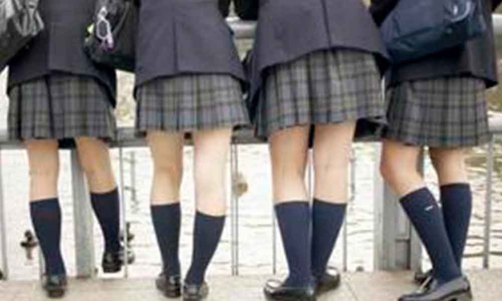 Niñas se prostituyen en sus secundarias; cobran de 20 a 50 pesos