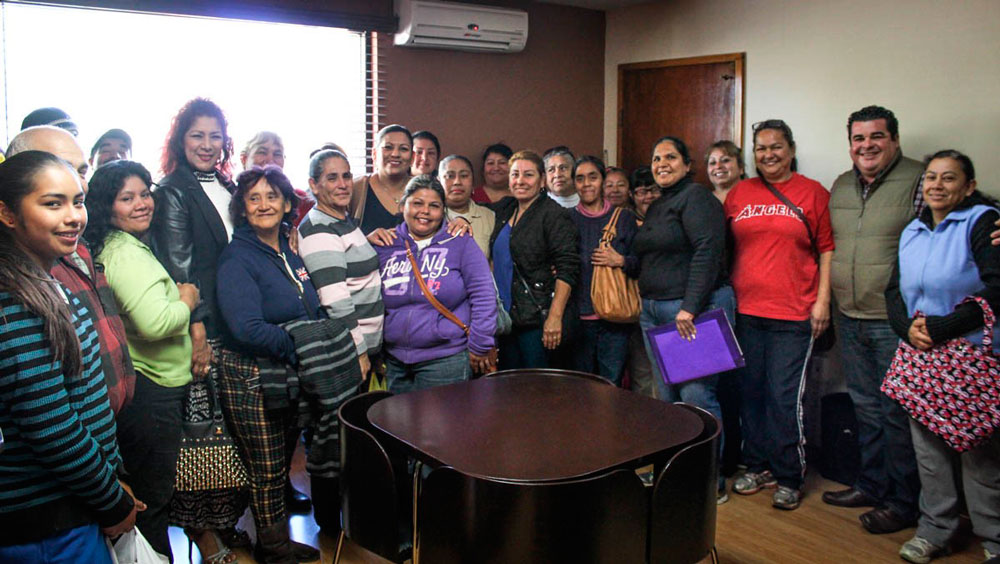 Atiende Nereida Fuentes tema de electrificación en colonia Los Olivos