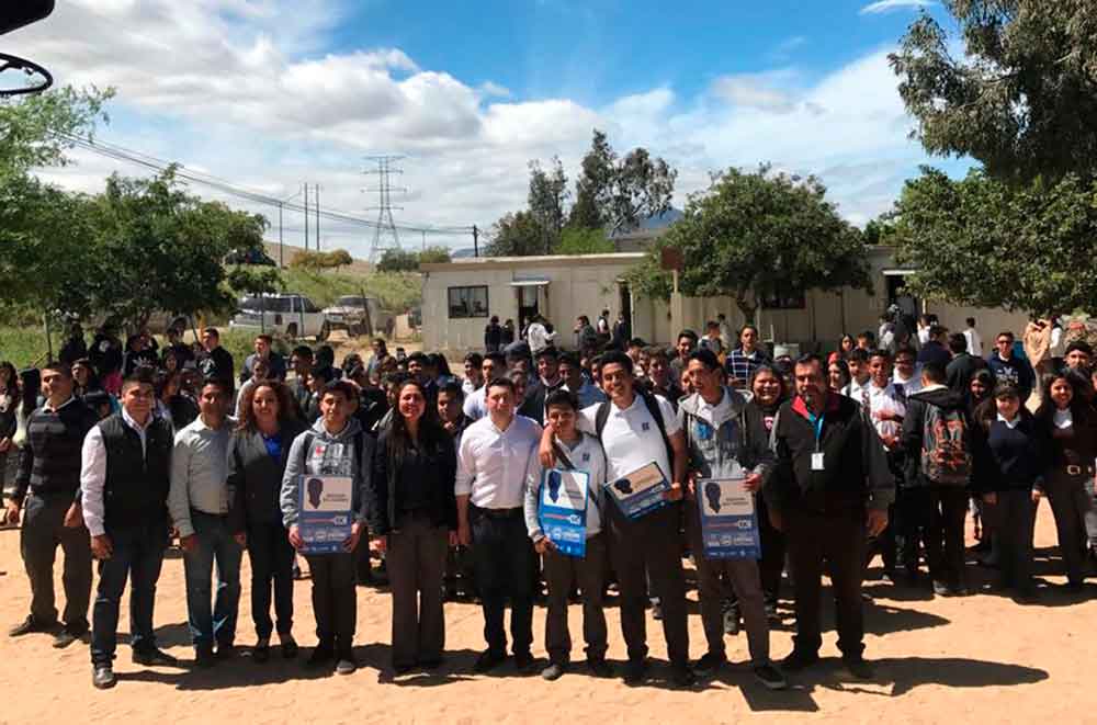 Entregan beca “Transporte Joven BC” a estudiantes de Tecate