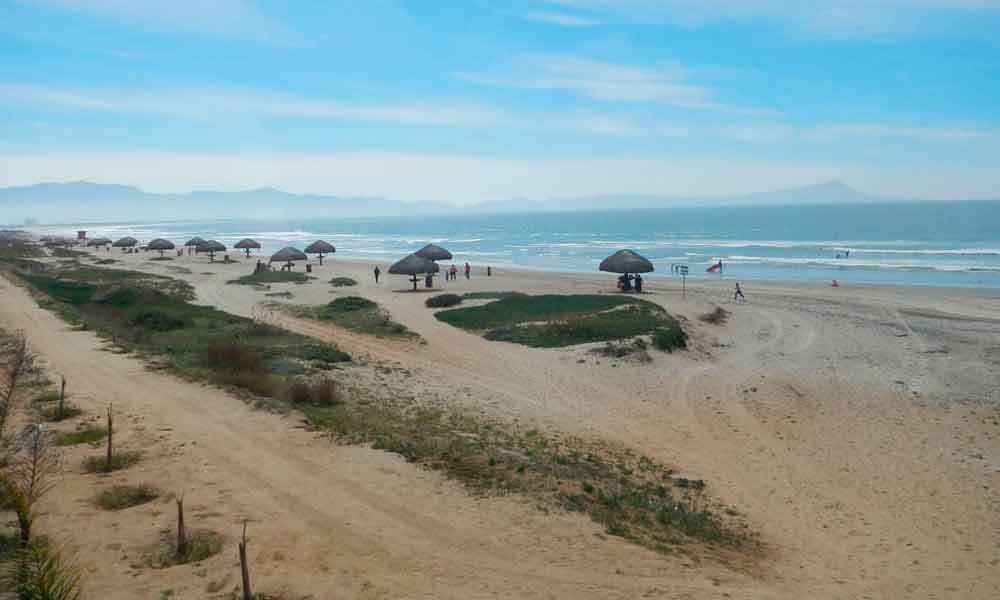 Cierran playas de Ensenada por fuerte contaminación