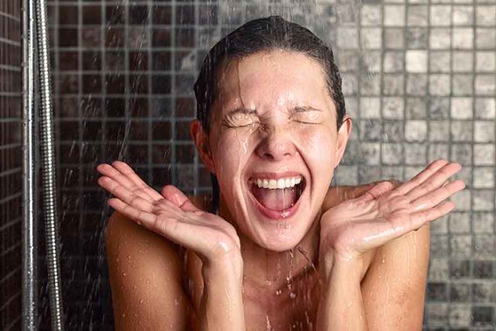 Bañarse diario seca la piel en exceso, 2 veces a la semana es lo ideal