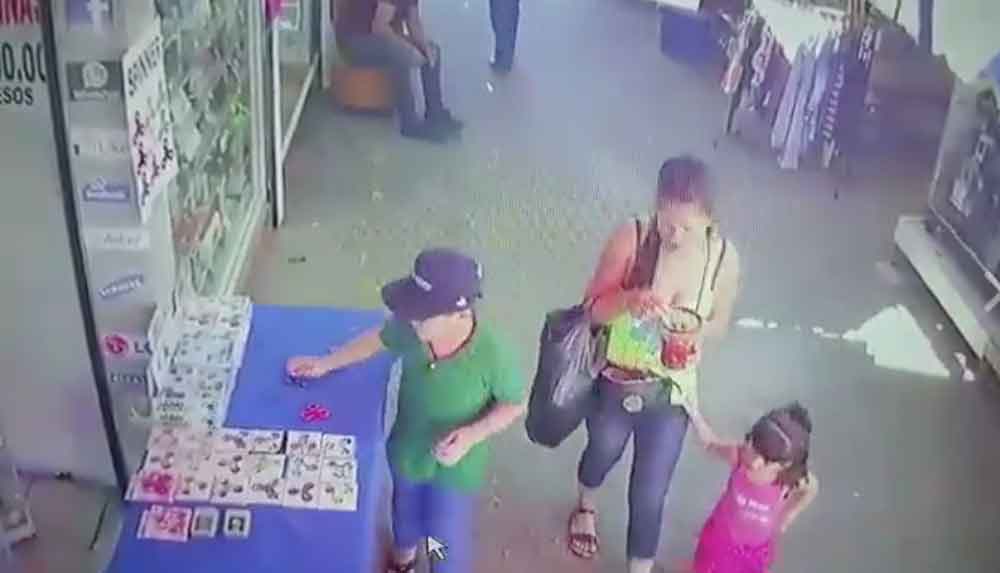 Captan a niño robando juguete spinner en Swap Meet Siglo XXI