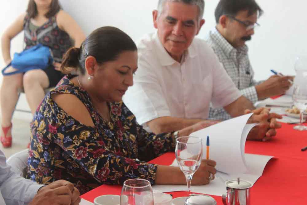 Firman convenio de colaboración Ayuntamiento de Tecate y CMIC