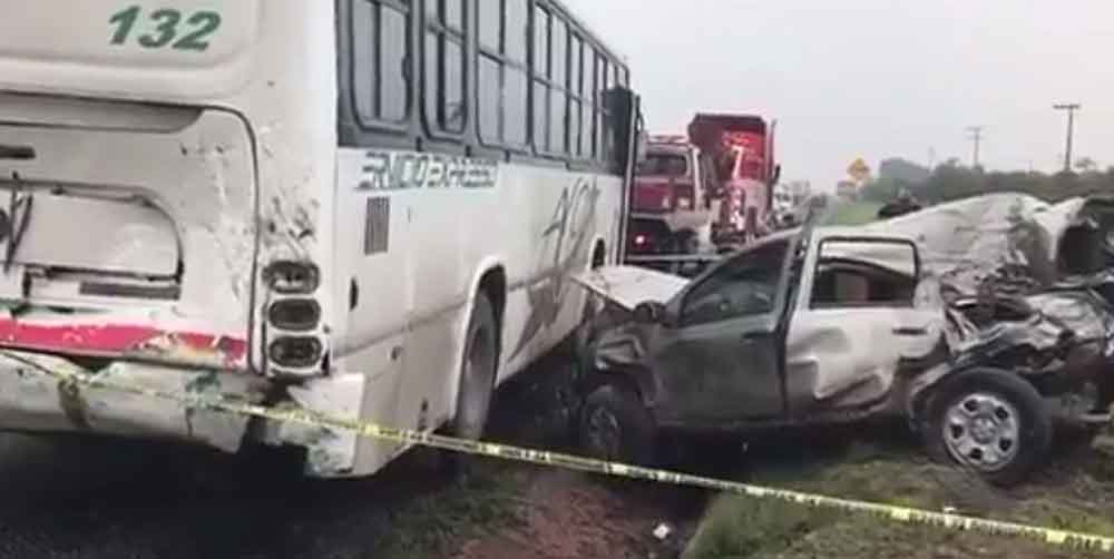 Esperaban el autobús cuando un accidente les quitó la vida