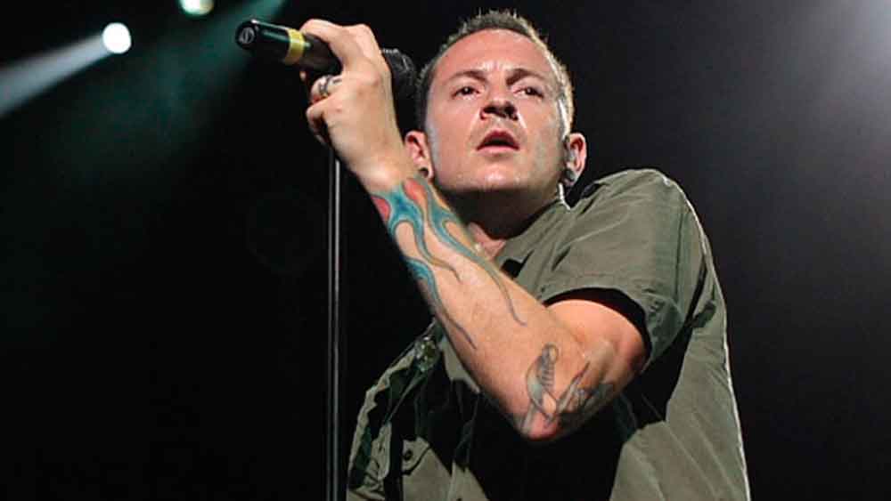 Se suicida vocalista principal de Linkin Park