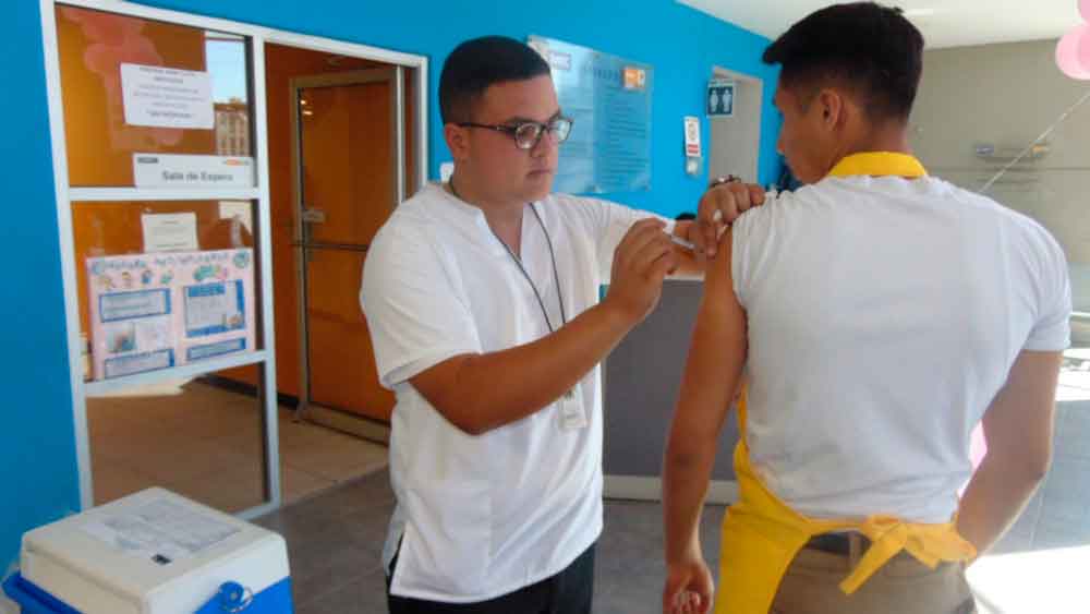 Arrancan campaña de vacunación contra influenza en Tecate
