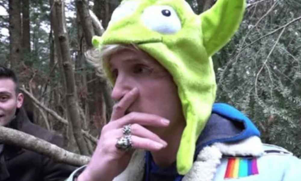 Famoso youtuber filma un cadáver en el “bosque de los suicidios”, las redes sociales e incluso famosos lo repudian
