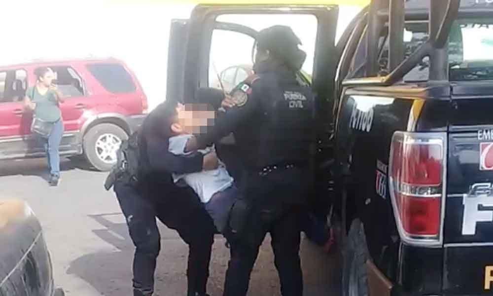 Policías detienen a niño por supuestamente robar una tienda