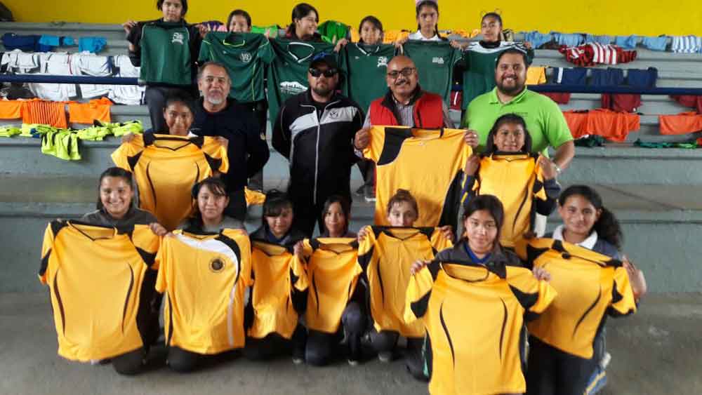 El Instituto del Deporte Municipal uniformó a 720 niñas y niños