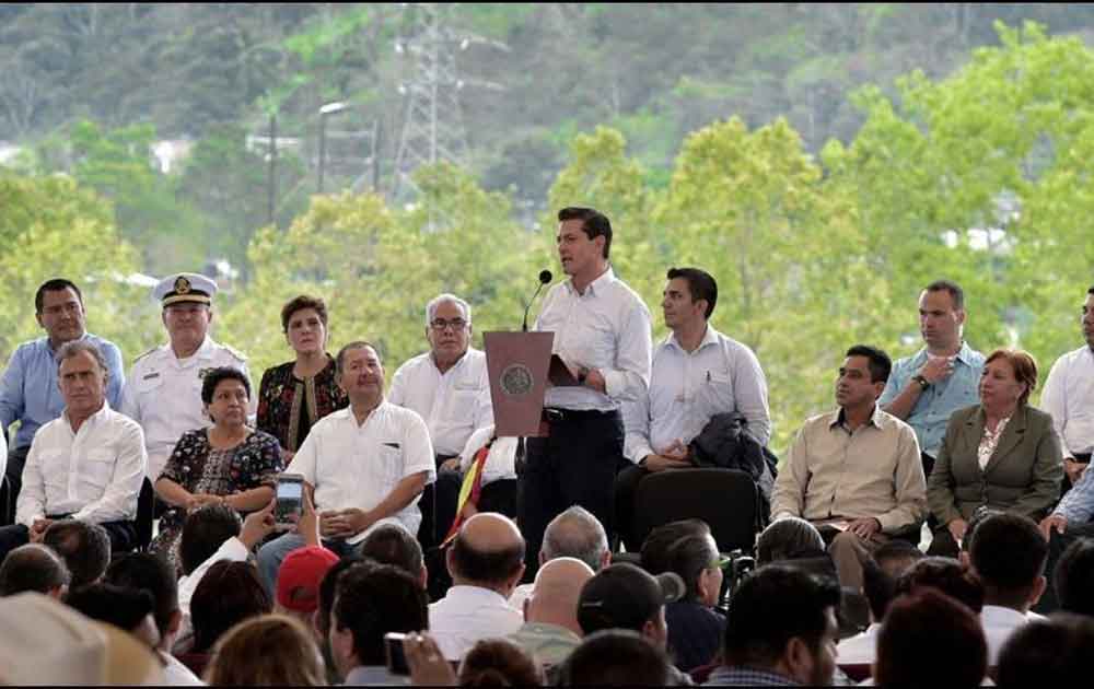 Peña Nieto asegura que mexicanos pagarían deuda de Pemex si se cancela reforma energética