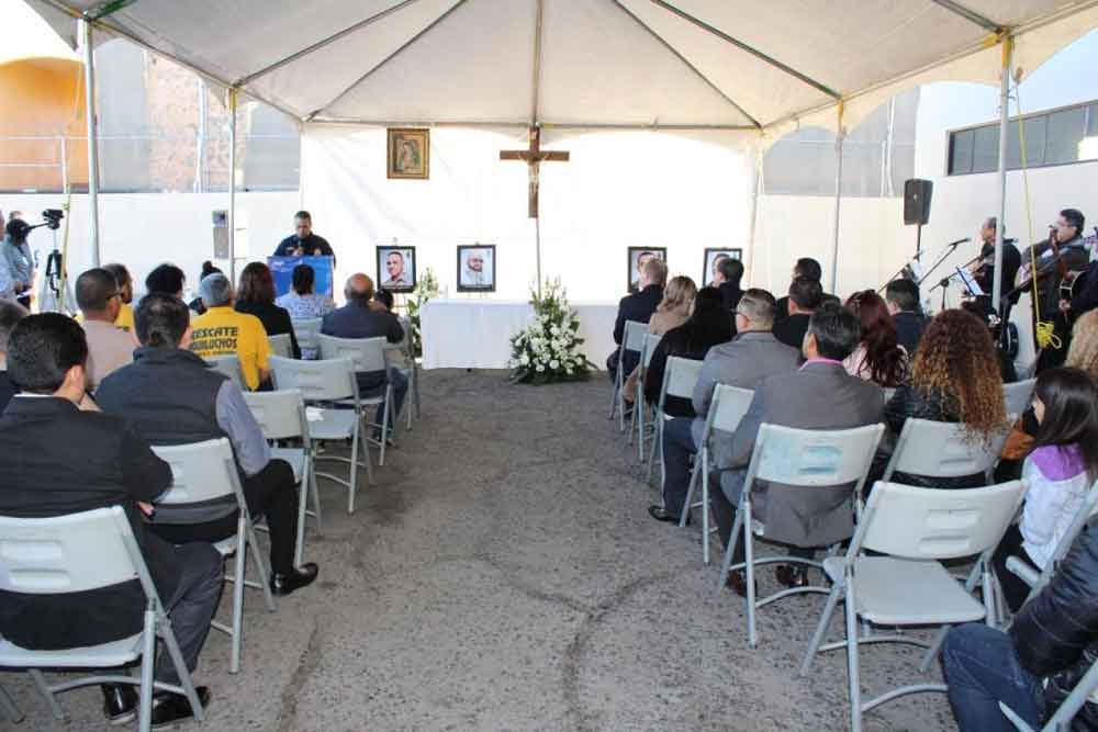 Realizan ceremonia religiosa de aniversario luctuoso de rescatistas de los grupos Bravo y Aguiluchos A.C