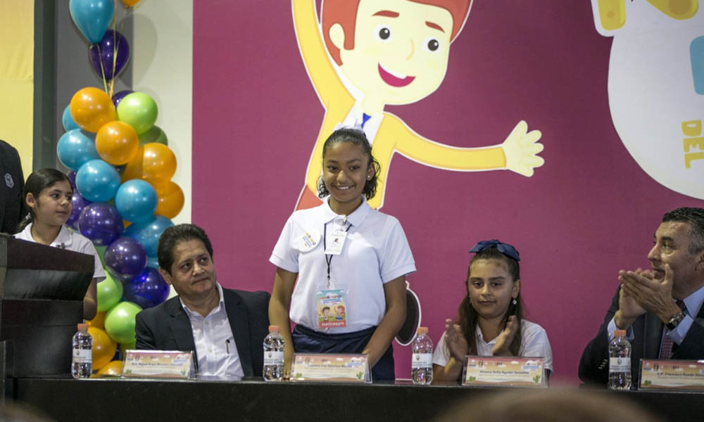 Designan a Gabriela Zoé Sánchez Macías como niña Secretaria de Educación en Mexicali