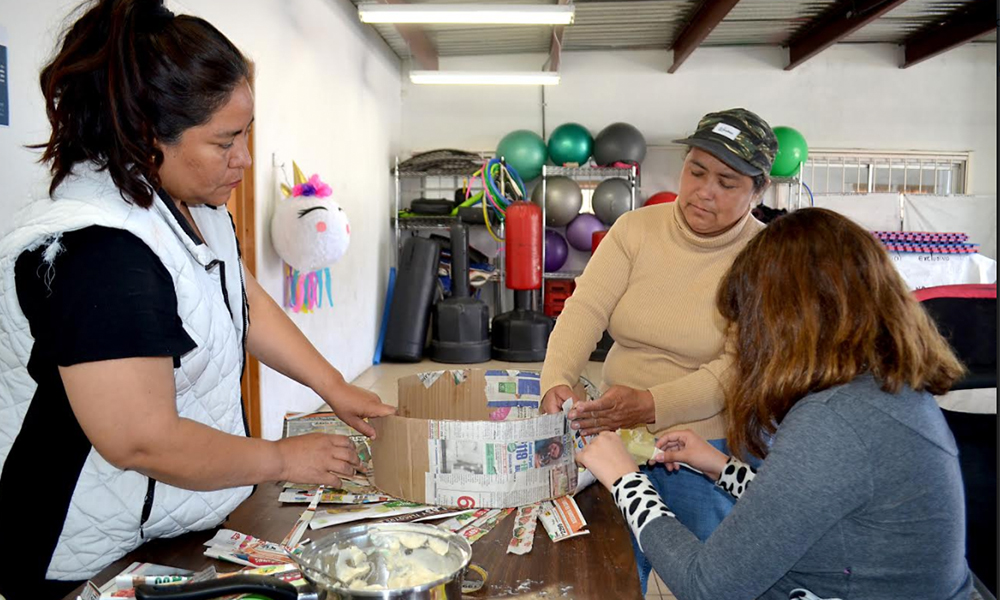 Invitan a taller para elaboración de piñatas en centro comunitario en Playas de  Rosarito