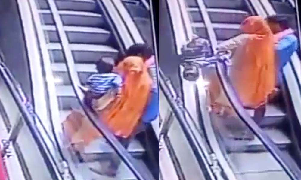 Bebé muere al caer por las escaleras mecánicas mientras padres se toman selfie (VIDEO)