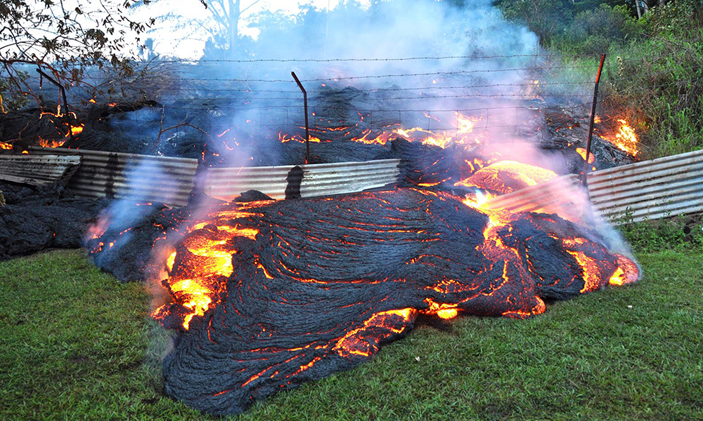 Evacúan a miles de personas tras la erupción del volcán Kilauea en Hawaii