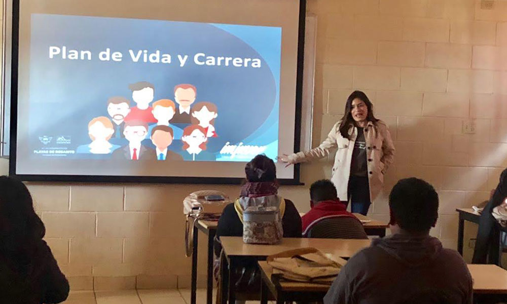 Imparte Instituto Municipal de la Juventud de playas de Rosarito charla de orientación vocacional  a alumnos del CECYTE