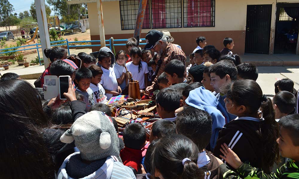 Realizan taller de música ancestral en primaria Amado Nervo de Colonia Nueva Hindú en Tecate