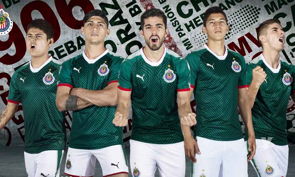 Sin dinero para fichajes, pero Chivas tiene nueva playera para el próximo torneo