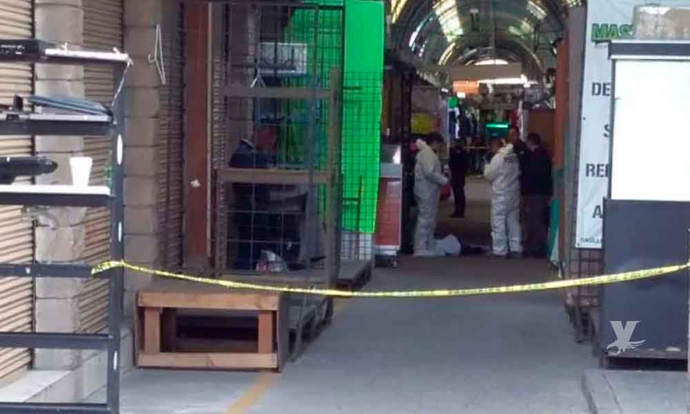 Joven quedó muerto sobre los pasillos del Mercado de Todos en Tijuana