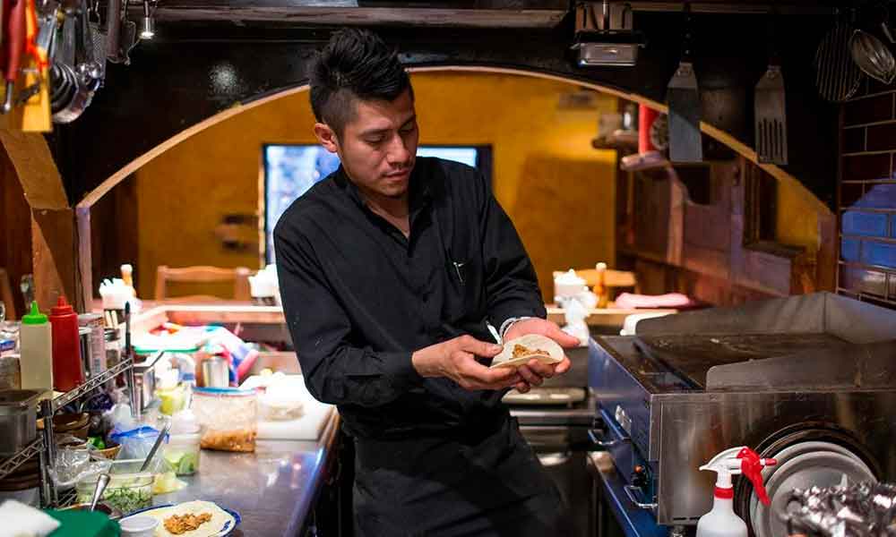 Mexicano inaugura restaurante en Japón