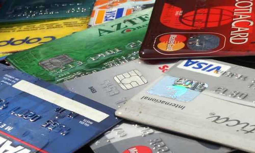 Usar más de dos tarjetas de crédito es malo para tu salud…Financiera