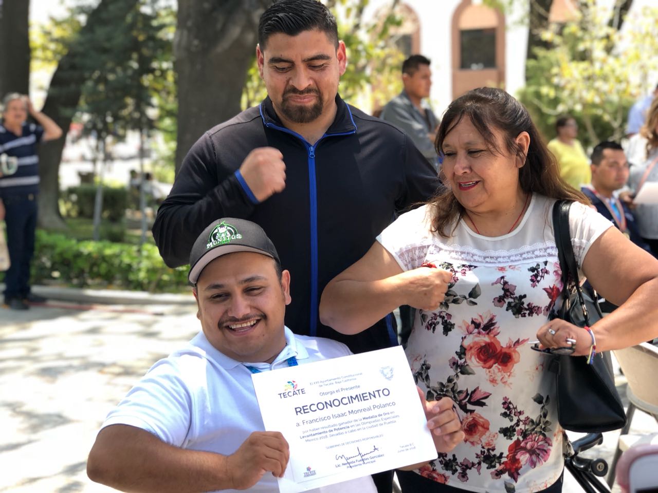 Deportistas destacados reciben reconocimientos en Tecate
