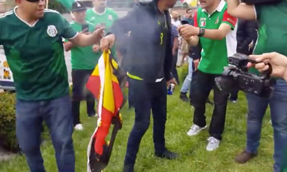 Pseudo aficionados tijuanenses queman bandera alemana (VIDEO)