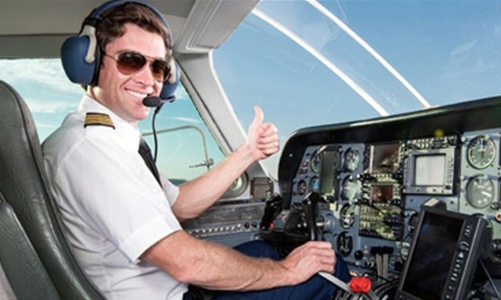 ¡Apúntate! La industria aérea busca pilotos y sobrecargos