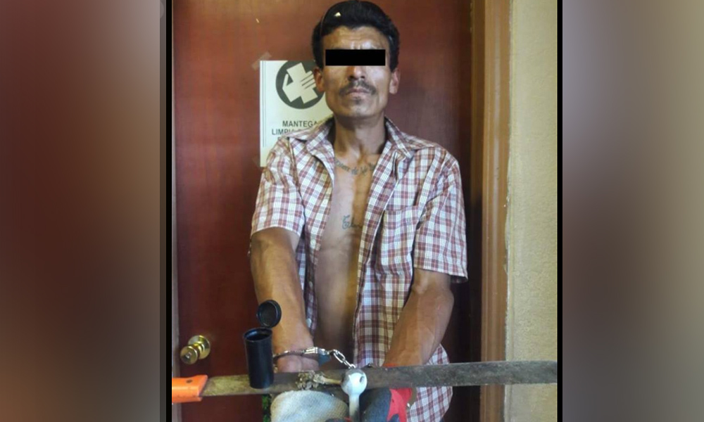 Aseguran a sujeto en posesión de machete y droga en Tecate