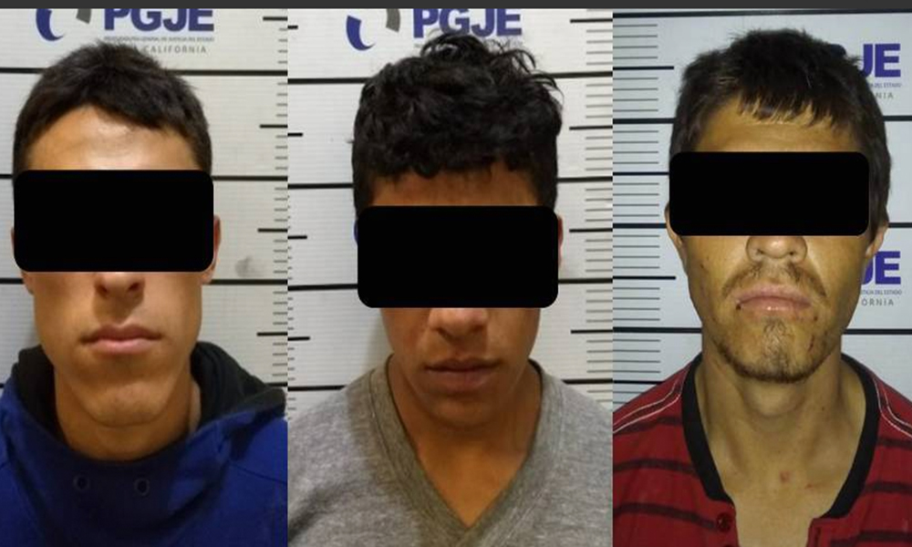 Aseguran a tres sujetos por uso de vehiculo robado en Tijuana