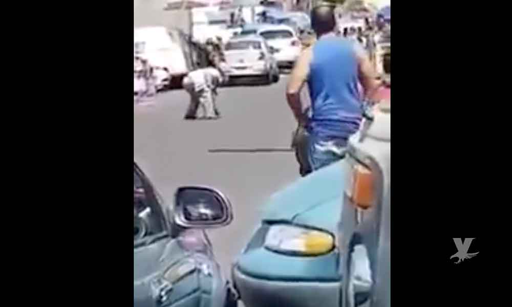 (VIDEO) Ex militar dispara y mata a dos asaltantes en Tepito