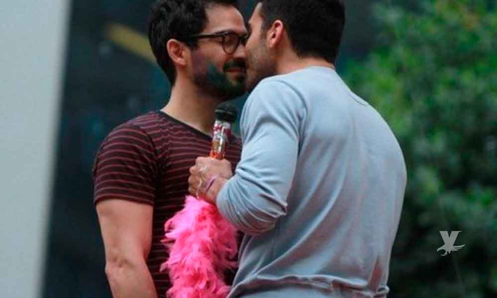 (VIDEO) Poncho Herrera es grabado en escena de sexo gay y las redes sociales lo critican