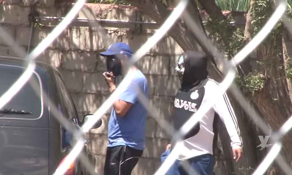 (VIDEO) 30 encapuchados despojaron por la fuerza de sus casa a los dueños en Ensenada