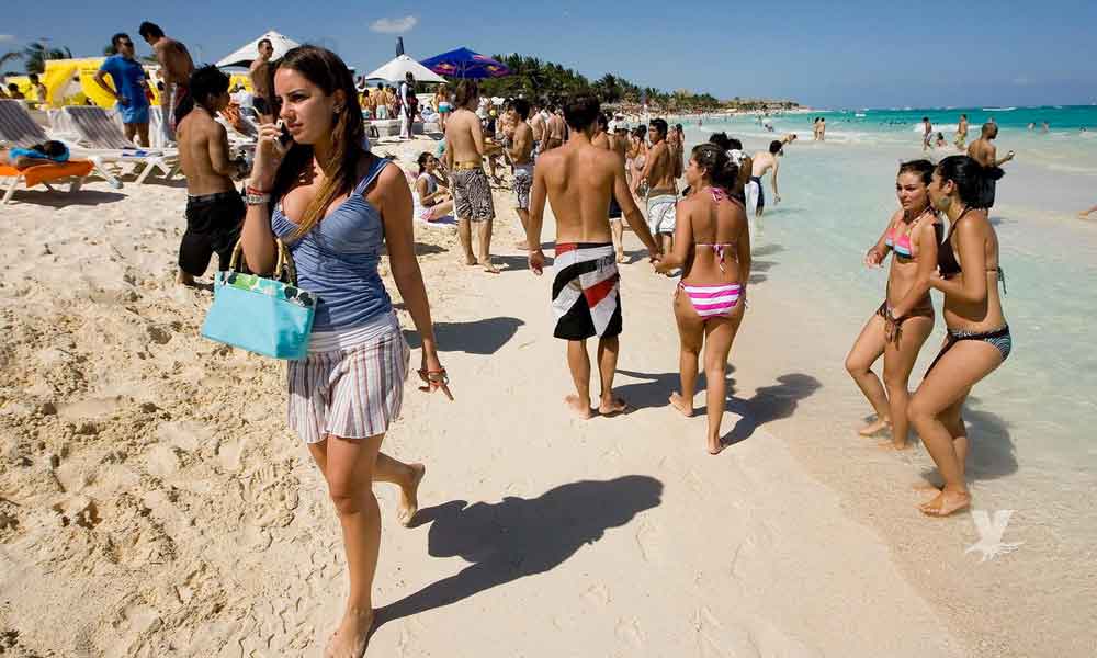 Las mujeres que pasan más tiempo bajo el sol de la playa, corren menos riesgo de cáncer de mama