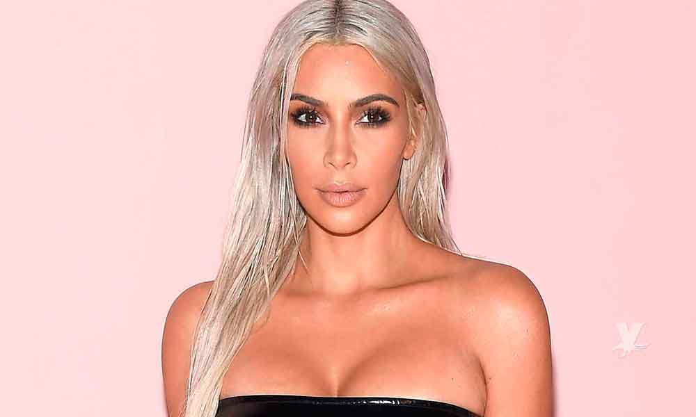 Kim Kardashian promociona su línea de perfumes dejando poco a la imaginación
