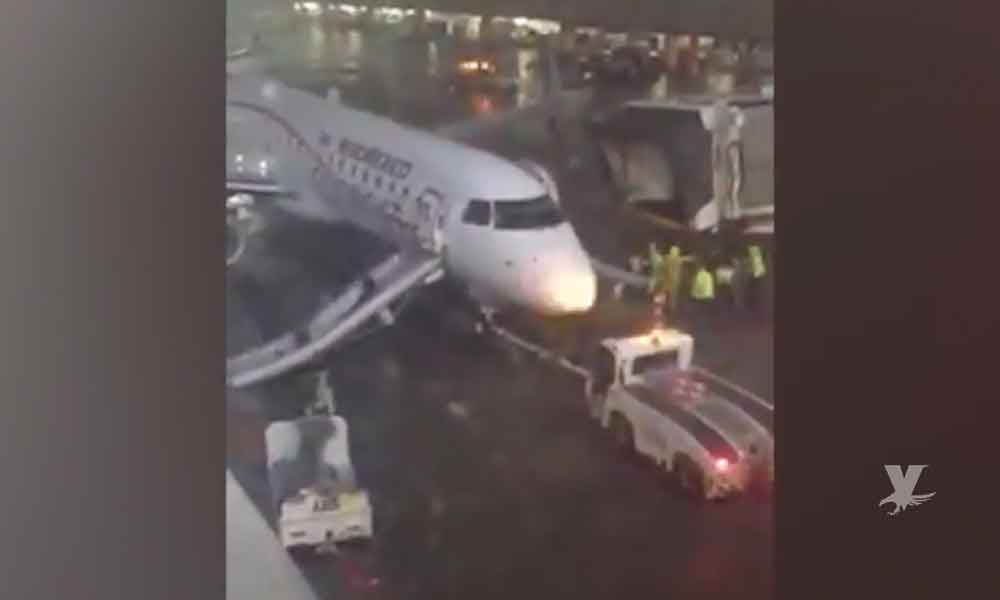 (VIDEO) Evacuan avión de Aeromexico minutos antes de incendiarse en el aeropuerto de la CDMX