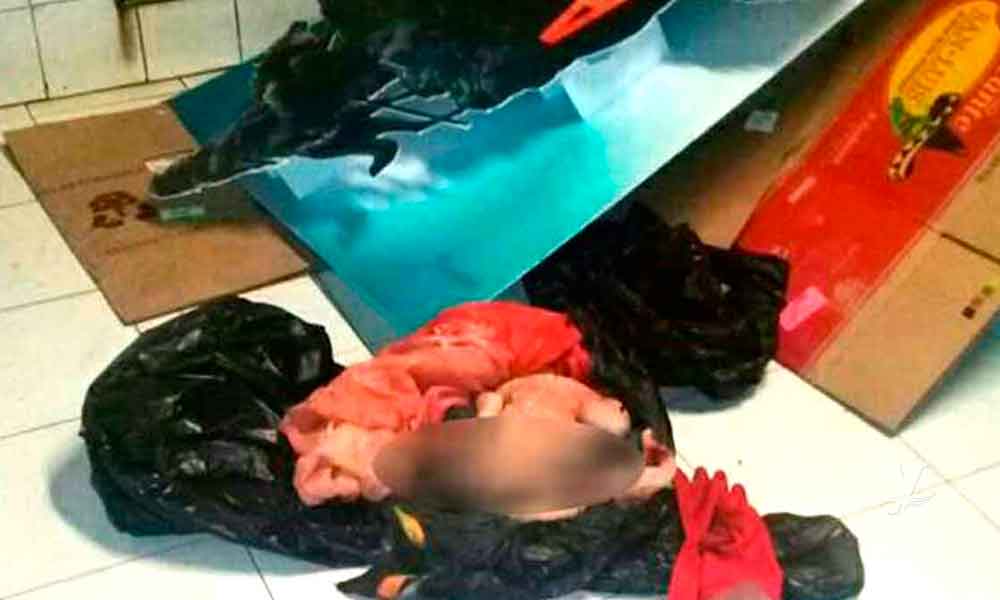 Empleados de Cinépolis encuentran cuerpo de bebé en la basura de los baños