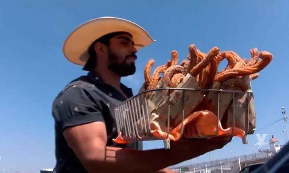 (VIDEO) Francisco Vega mejor conocido como “el churrero más sexy de Tijuana” rompe corazones en la garita de Otay