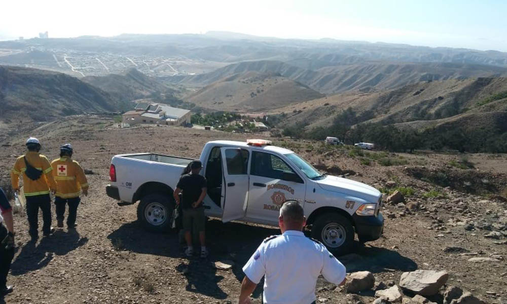 Rescatan a senderistas tras lesionarse en el cerro “El Coronel” de Ensenada