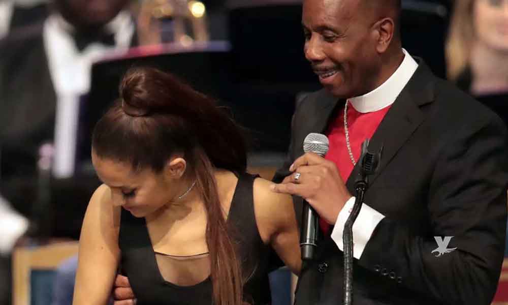 Obispo ofrece disculpas por “manoseo” a Ariana Grande