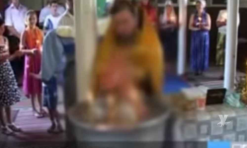 (VIDEO) Bebé muere ahogado durante un bautizo por culpa del sacerdote