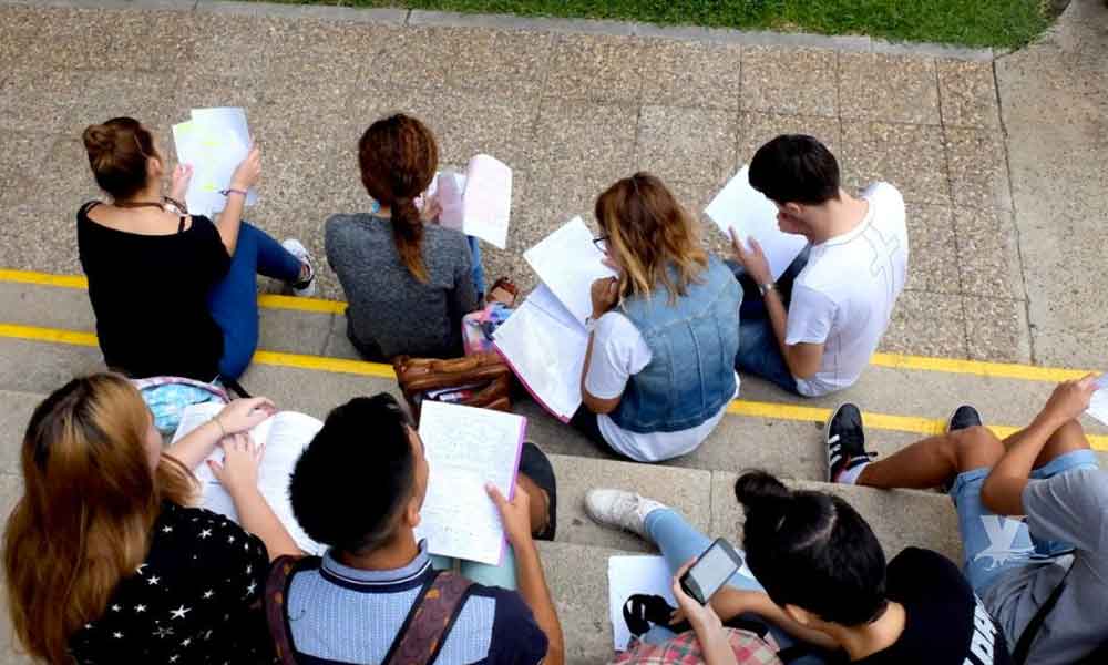 Estudiantes universitarios sufren problemas de salud mental debido a la carga estudiantil