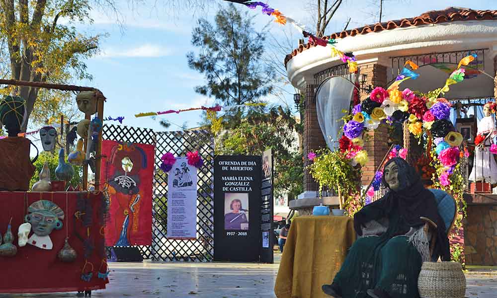 Se presenta en el Parque Miguel Hidalgo el cuentacuentos “Los Muertos de Teresa” como parte del Festival de Octubre
