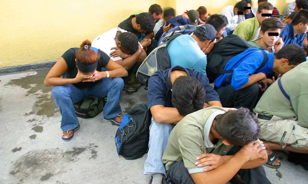 Descubren a 40 indocumentados que trataban de ocultarse en un departamento en San Diego