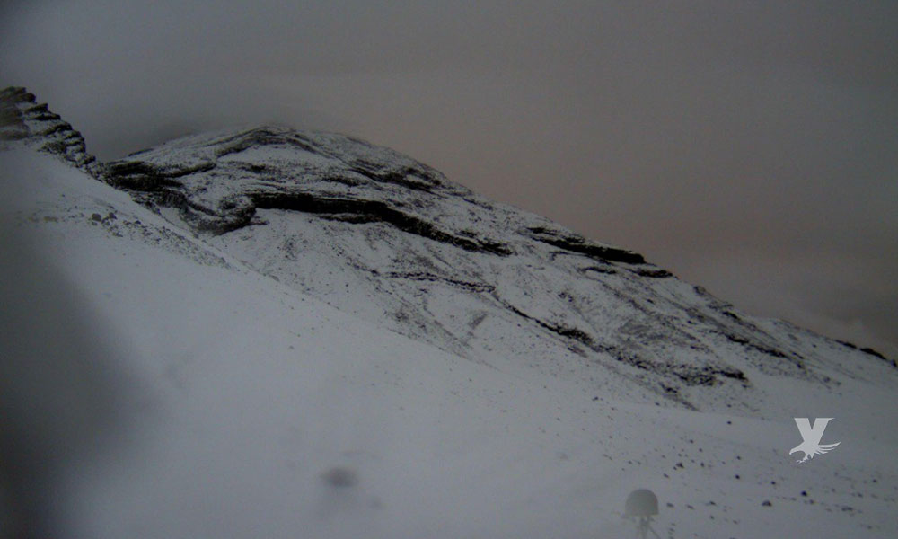 Fuerte nevada cubrió al Popocatépetl durante la noche