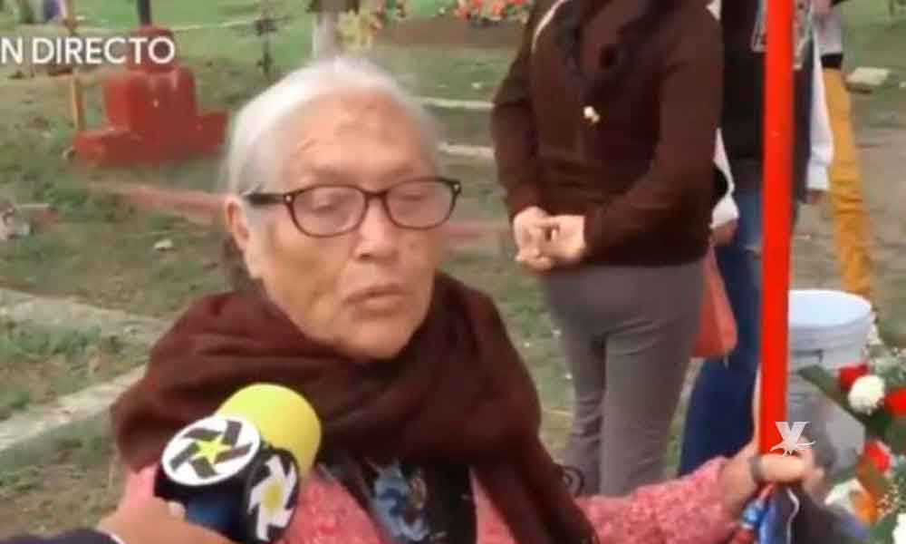 Anciana recuerda a sus difuntos como “una bola de borrachos” (VIDEO)